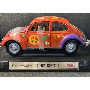 Volkswagen 1967 Beetle Model Car flower power 1:18